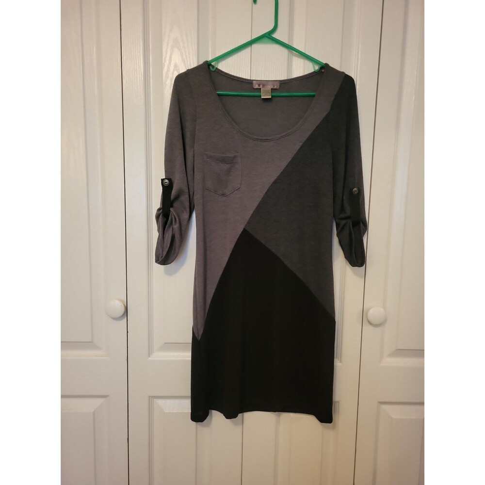 Colorblock Three-Quarter Sleeve Above Knee Dress